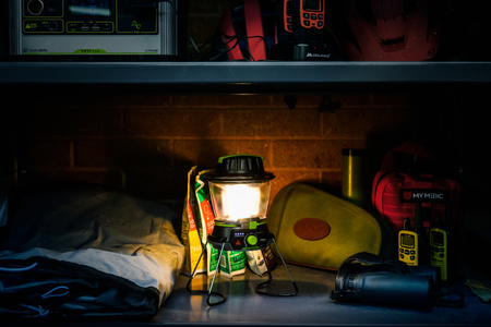 Lighthouse 600 - lampka stojąco-wisząca dynamo i powerbank