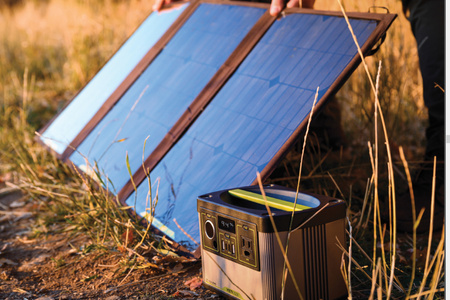 Zestaw solarny Yeti 200X Lithium EU universal – panel Boulder 50W i stacja ładowania