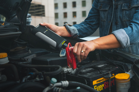 Venture Jump wodoodporny power bank i starter akumulatorów