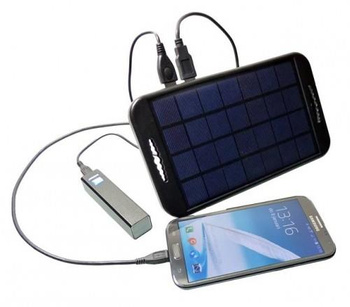 Camel- przenośna ładowarka solarna 3W/ 5V z 2 portami USB